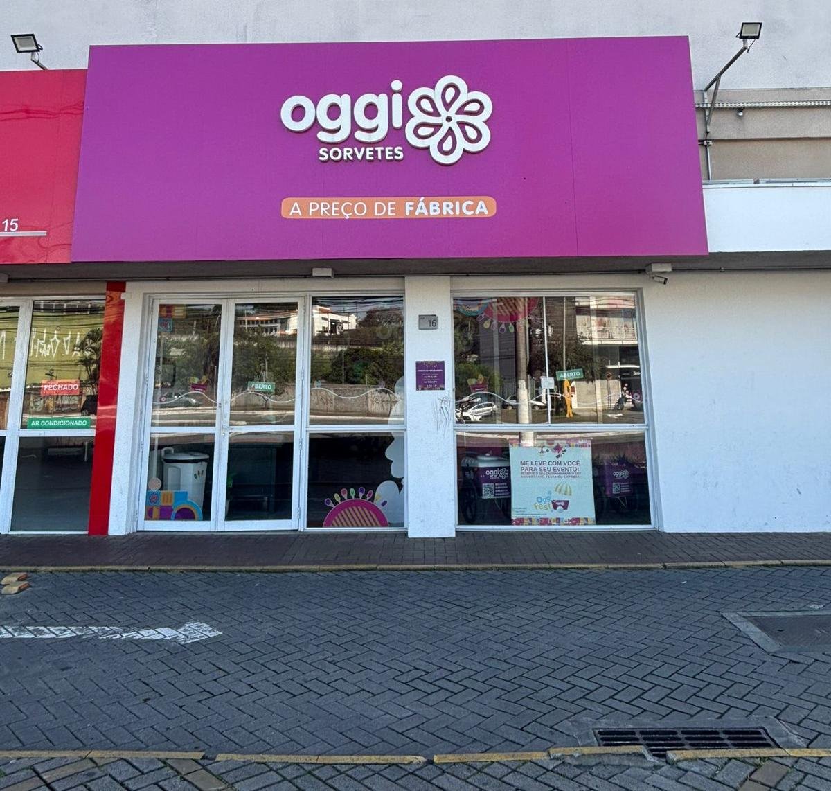 Fachada da Oggi Sorvetes Barueri